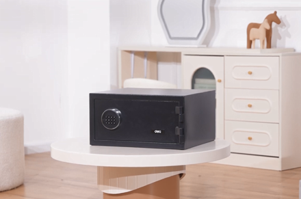 Deli ET585 Safe